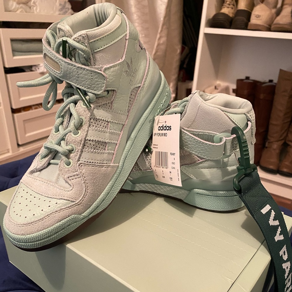 Ivy Park Form Mid